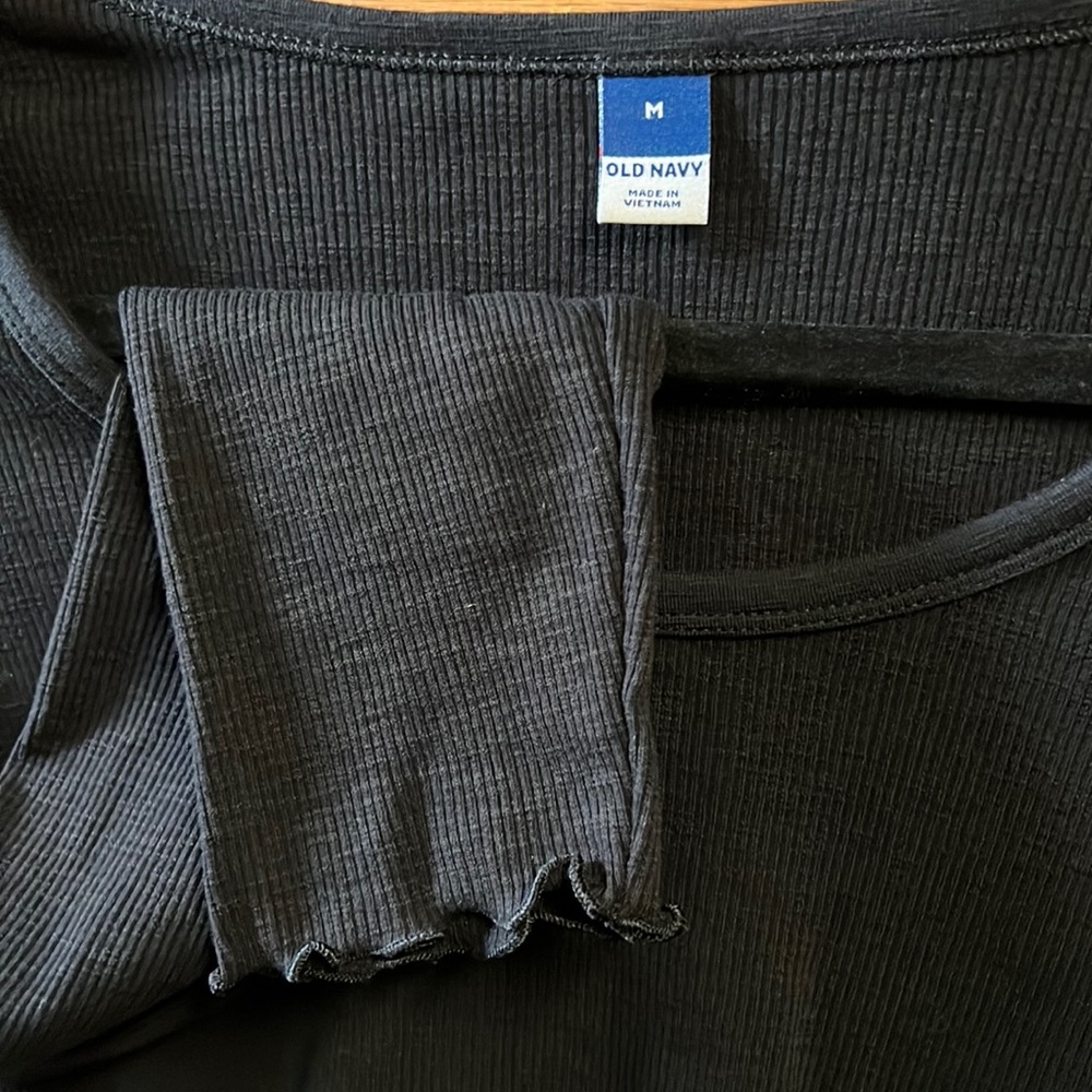 Old navy black long sleeve top - Picture 2 of 2